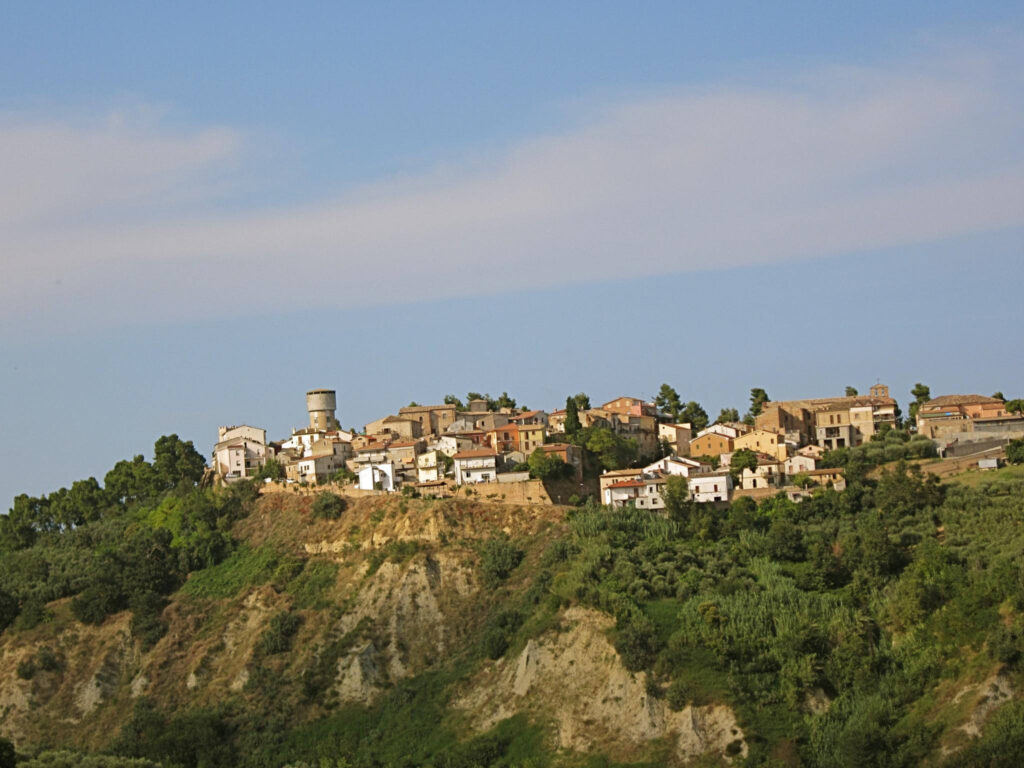 vicino-a-notaresco-morro-doro