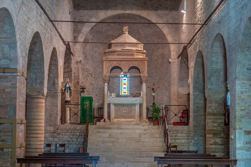 chiesa-di-san-clemente-al-vomano-notaresco-ciborio