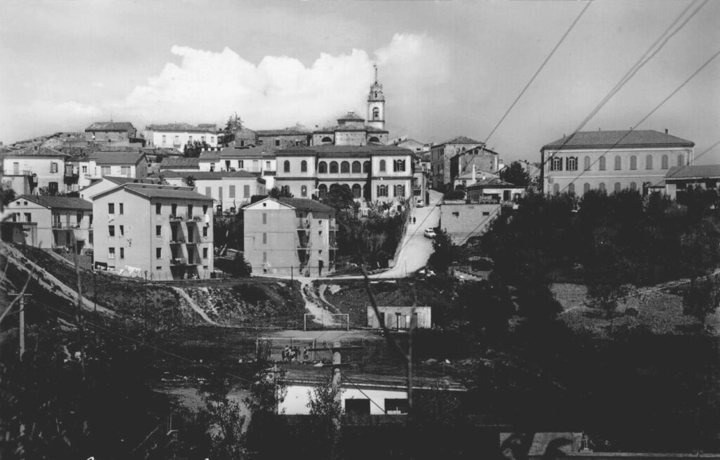 storia-di-notaresco-veduta-bianco-e-nero